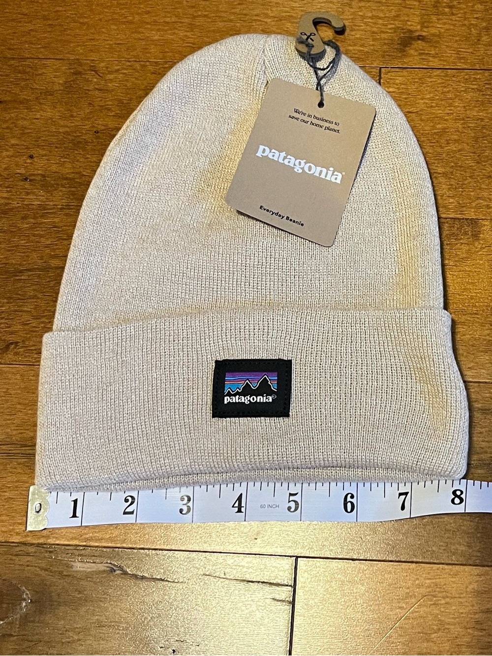 Patagonia tan knit logo beanie NWT fall winter hat unisex cozy outdoor style OS - Picture 4 of 5